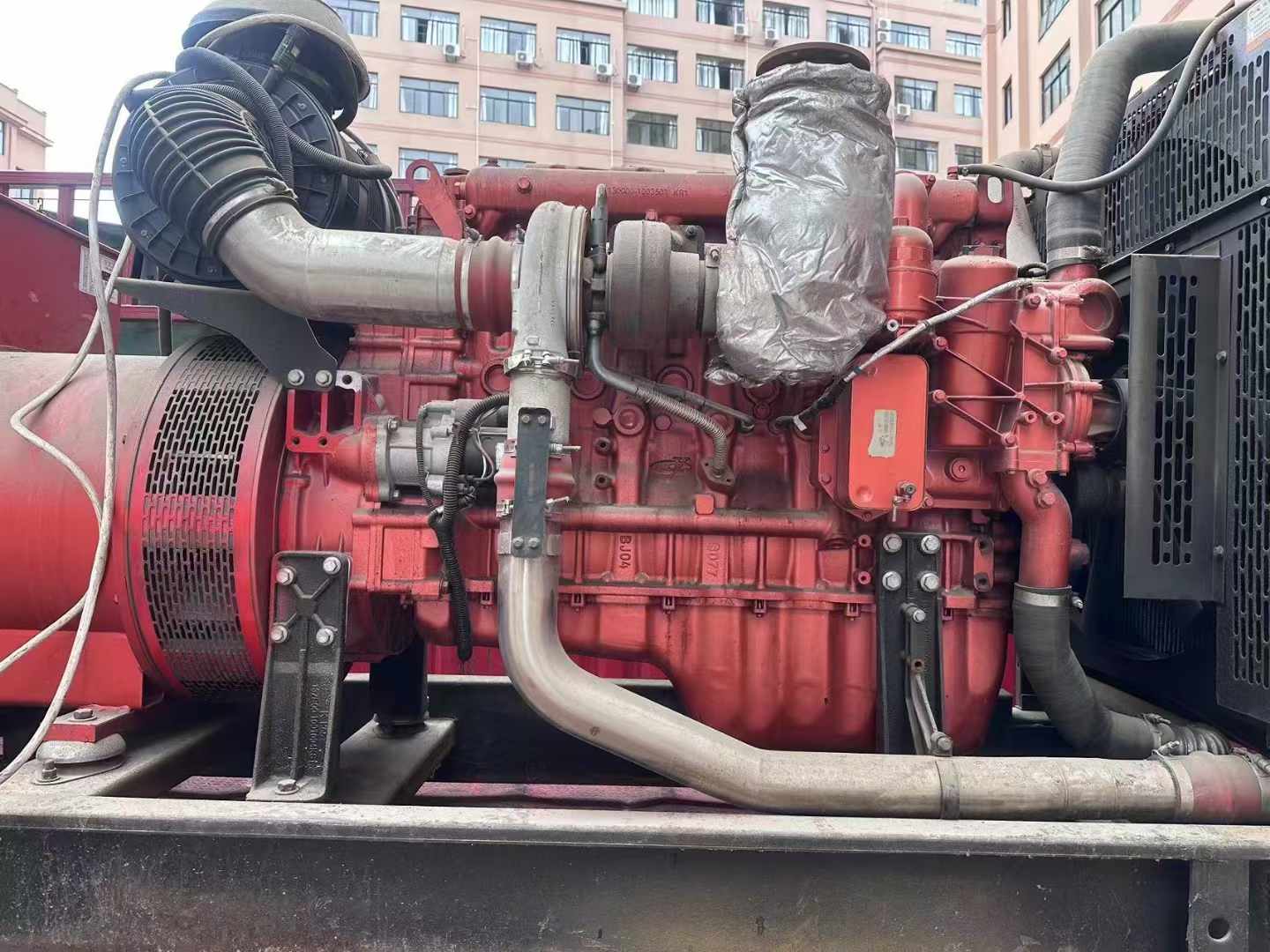 新干如何选择适合 600kW 柴油发电机组的过载保护器？