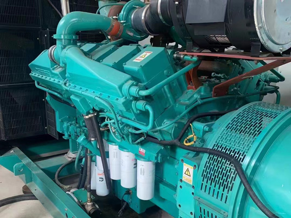 新干更换100kW柴油发电机组机油时，需要注意哪些事项？